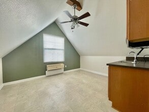 425 Shadow Point in San Marcos, TX - Building Photo - Building Photo