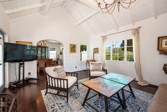 2837 Clinton Terrace in Santa Barbara, CA - Building Photo - Building Photo