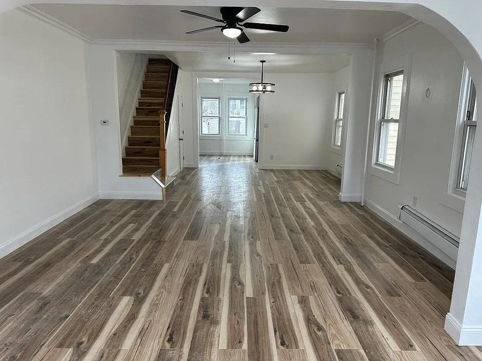 8412 130th St in Kew Gardens, NY - Building Photo