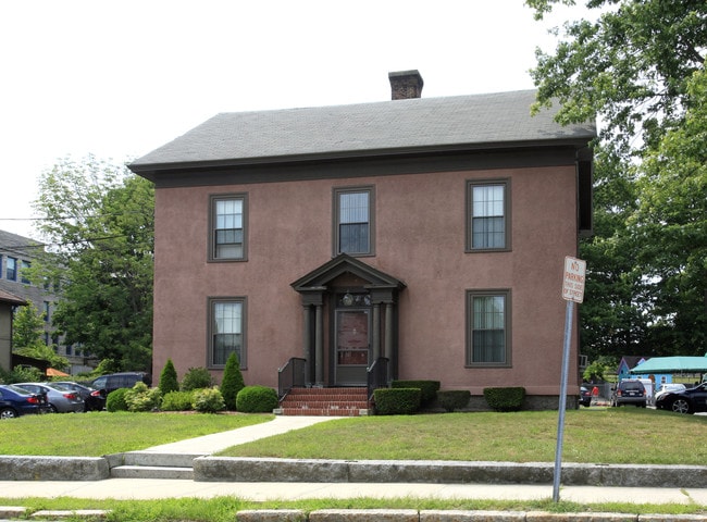 72 School St in Milford, MA - Building Photo - Building Photo