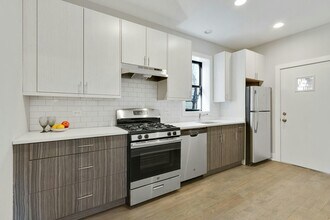2626.5 N Rockwell St in Chicago, IL - Building Photo - Building Photo