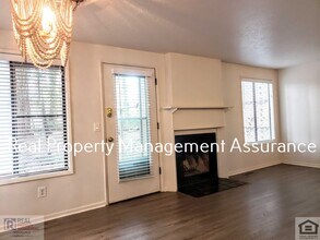 7085 SW Montauk Cir in Lake Oswego, OR - Building Photo - Building Photo
