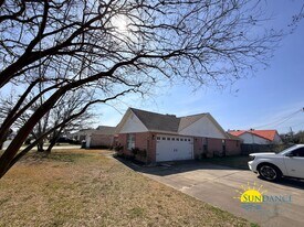 468 W Park Dr in Mary Esther, FL - Building Photo