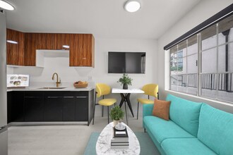 920 Everett St, Unit 5 in Los Angeles, CA - Building Photo - Building Photo