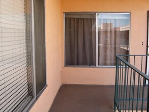 335 Cedar Ave, Unit CedarTowers310 in Long Beach, CA - Foto de edificio - Building Photo