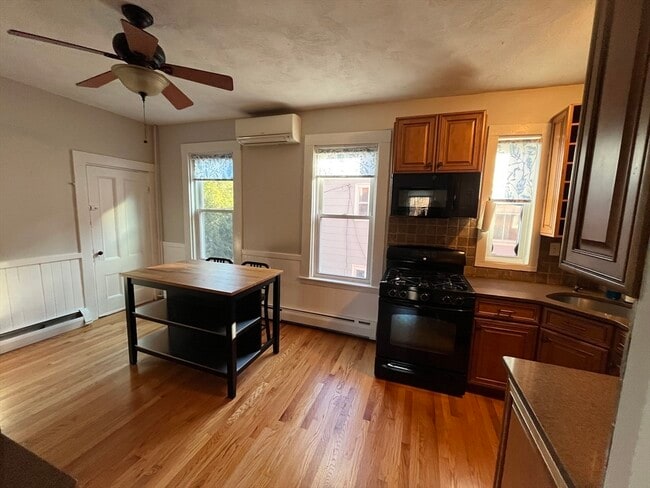 28 Goldsmith St in Boston, MA - Building Photo - Building Photo