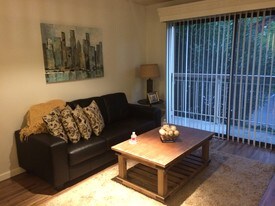 490 N Civic Dr, Unit 103