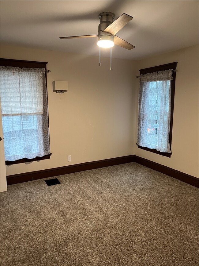 property at 412 Walnut St