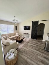 2173 Grandview Dr in North Port, FL - Foto de edificio - Building Photo