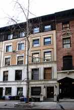 307 W 71st St in New York, NY - Building Photo - Building Photo