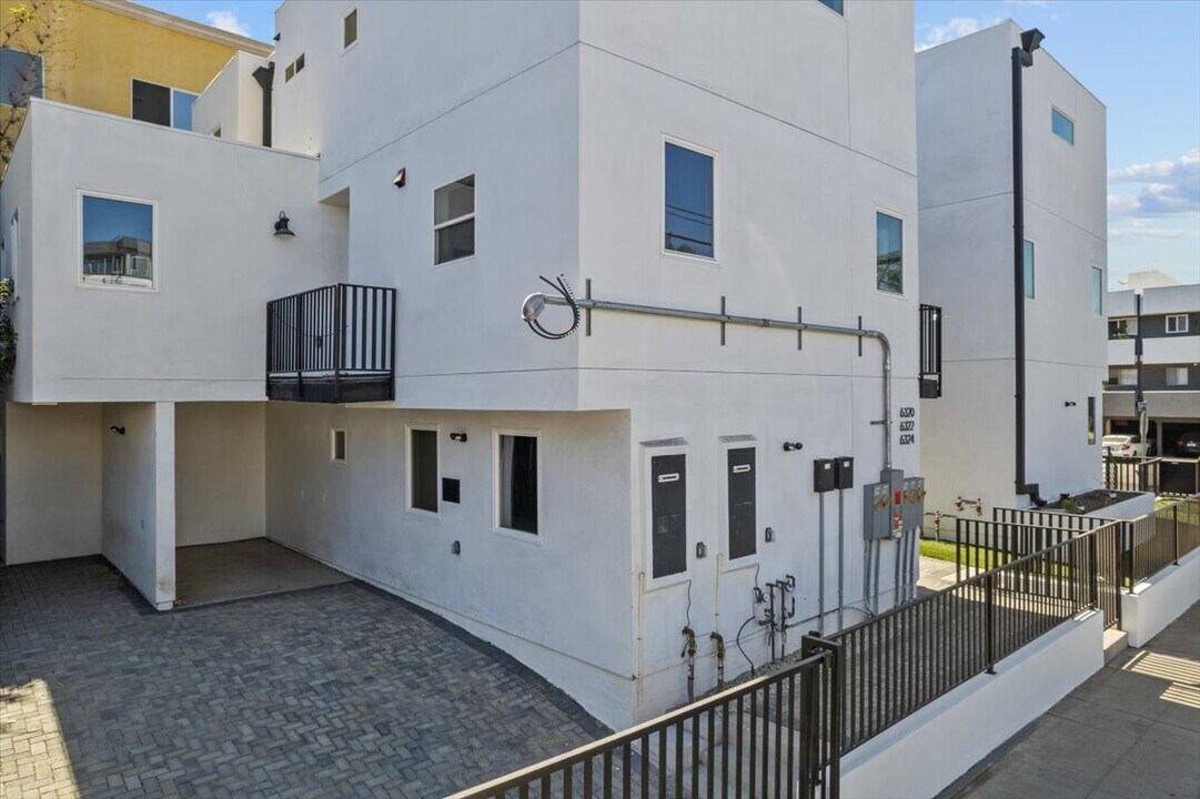 6322 Willoughby Ave, Unit 6322 Willoughby ave in Los Angeles, CA - Foto de edificio