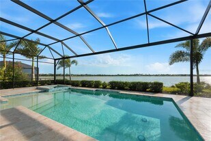 7849 Mainsail Ln in Sarasota, FL - Building Photo