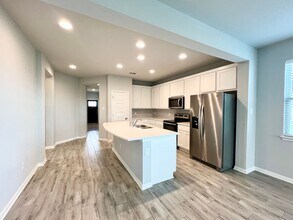 256 Wild Wind Trail in Jarrell, TX - Building Photo - Building Photo