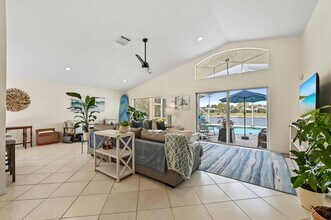 865 SE Westminster Pl in Stuart, FL - Building Photo - Building Photo