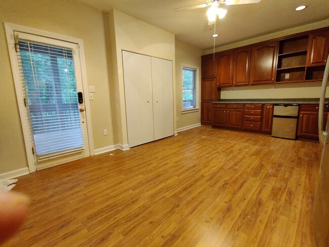 701 Yorkshire Rd NE, Unit Terrace level suite in Atlanta, GA - Building Photo - Building Photo
