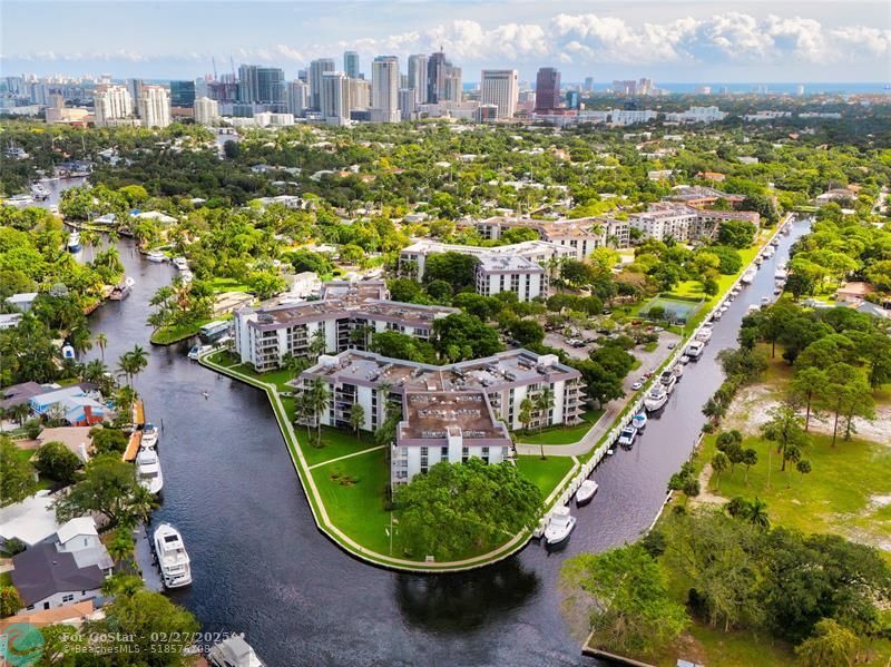 1101 River Reach Dr in Fort Lauderdale, FL - Building Photo