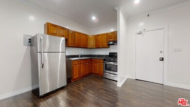 507 Loma Dr in Los Angeles, CA - Building Photo - Building Photo