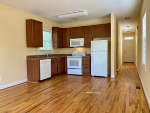 3921 Lexington Dr in Raleigh, NC - Building Photo - Building Photo