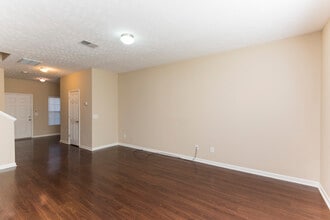 8725 Ambonnay Dr in Brentwood, TN - Foto de edificio - Building Photo