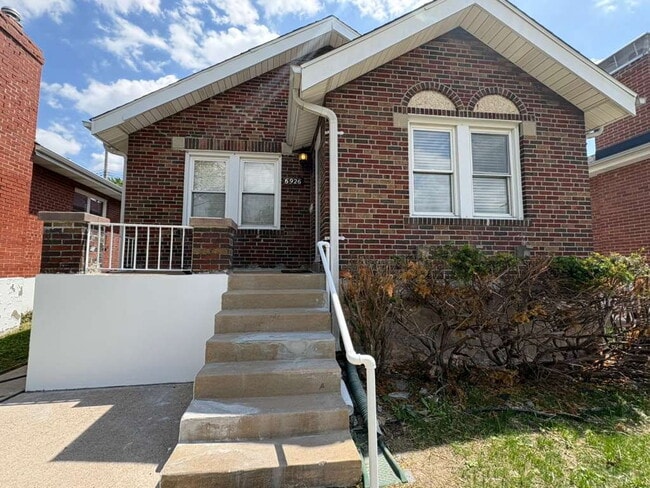 property at 6926 Hurst Ct