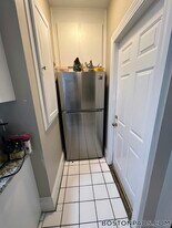 100 St Mary's St, Unit 4 in Boston, MA - Building Photo