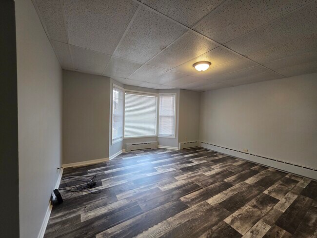 1346 Lincoln Ave, Unit 1 in Rochelle, IL - Building Photo - Building Photo