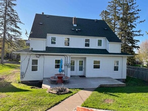 2417 E 3rd St in Duluth, MN - Building Photo - Building Photo