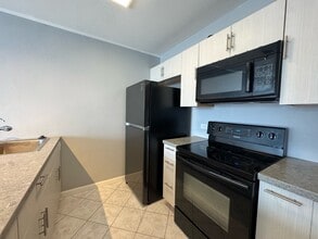 98-500-500 Koauka Loop in Aiea, HI - Building Photo - Building Photo