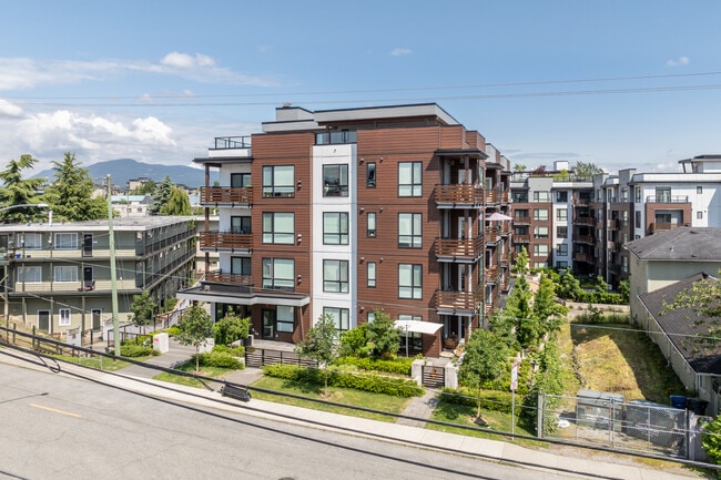 Sierra Ridge in Maple Ridge, BC - Building Photo - Building Photo