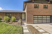 6633 Independence St in Arvada, CO - Foto de edificio - Building Photo