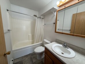 1665 Old Pioneer Way in Fairbanks, AK - Building Photo - Building Photo