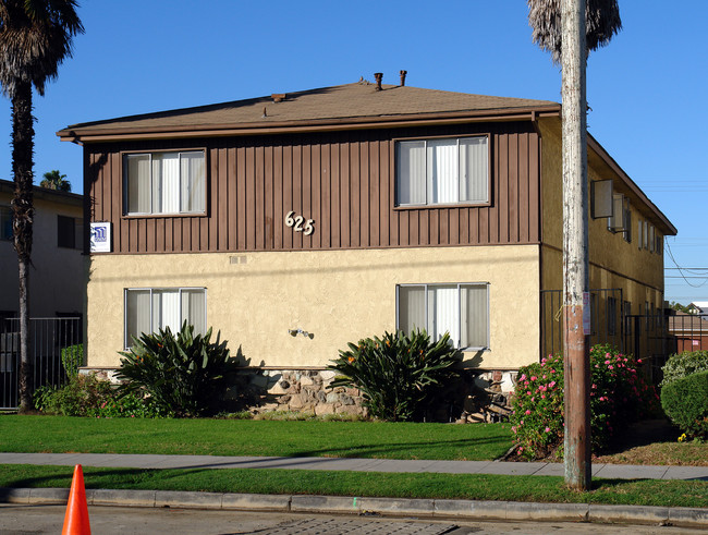 625 S Grevillea Ave in Inglewood, CA - Building Photo - Building Photo