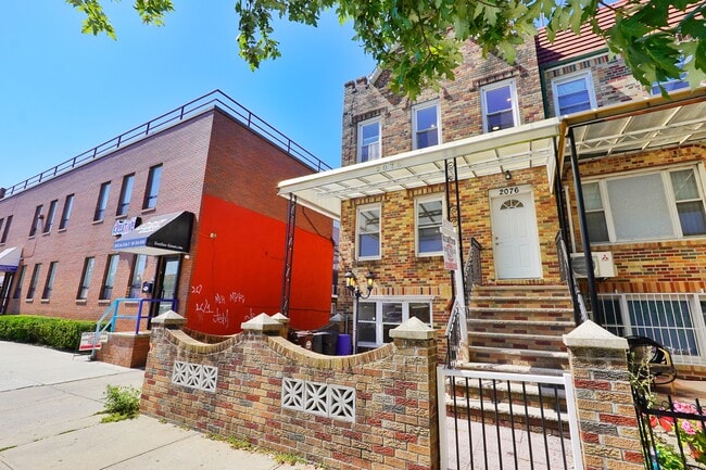 2076 Coyle St, Unit 1 in Brooklyn, NY - Foto de edificio - Building Photo