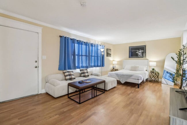 609 Carlsbad St in Spring Valley, CA - Foto de edificio - Building Photo