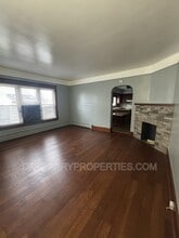 717 N Union St in Fostoria, OH - Foto de edificio - Building Photo