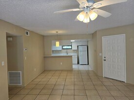 841 Mecca Dr in Sarasota, FL - Building Photo