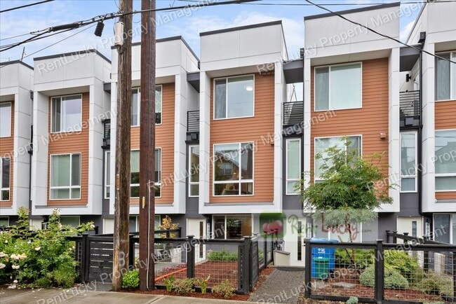 9030 18th Ave SW in Seattle, WA - Building Photo - Building Photo