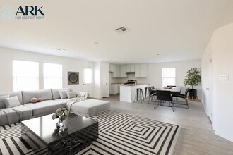 411 Filibusters Trail in San Antonio, TX - Foto de edificio - Building Photo