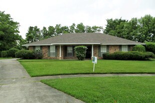 13125 Kirkley Pl N in Baton Rouge, LA - Building Photo