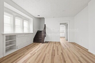 822 N Bradley Ave in Indianapolis, IN - Foto de edificio - Building Photo