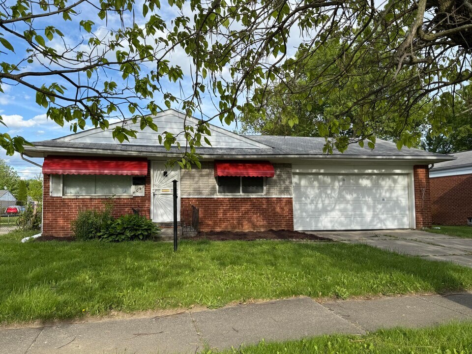 4047 Burton St in Inkster, MI - Building Photo
