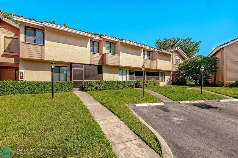 9917 W Atlantic Blvd in Coral Springs, FL - Building Photo