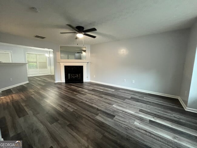 4604 Grand Central Pkwy in Decatur, GA - Building Photo - Building Photo