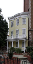 1107 Massachusetts Ave NW in Washington, DC - Foto de edificio - Building Photo