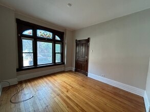1013 N Winchester Ave, Unit 1 in Chicago, IL - Building Photo - Building Photo