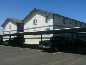 Tembladera Apartments in Castroville, CA - Building Photo - Building Photo