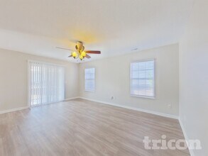 349 Denman Loop in Columbia, SC - Foto de edificio - Building Photo