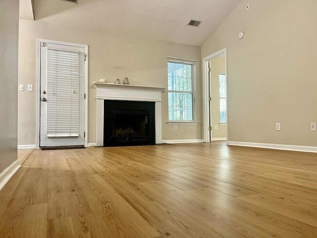 524 Beverly Dr in Summerville, SC - Foto de edificio - Building Photo