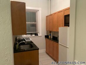 1197 Commonwealth Ave in Boston, MA - Building Photo - Building Photo