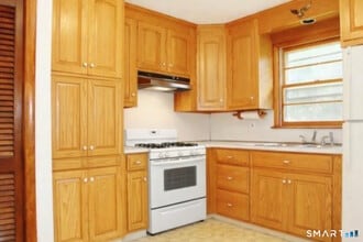 101 Waller Rd in Bridgeport, CT - Building Photo - Building Photo